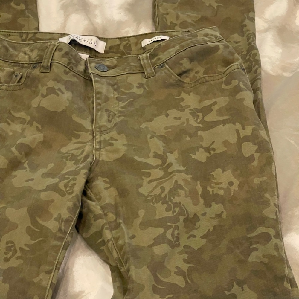 Kenneth‎ Cole Reaction 28 Camouflage Skinny Jeans - Picture 7 of 8